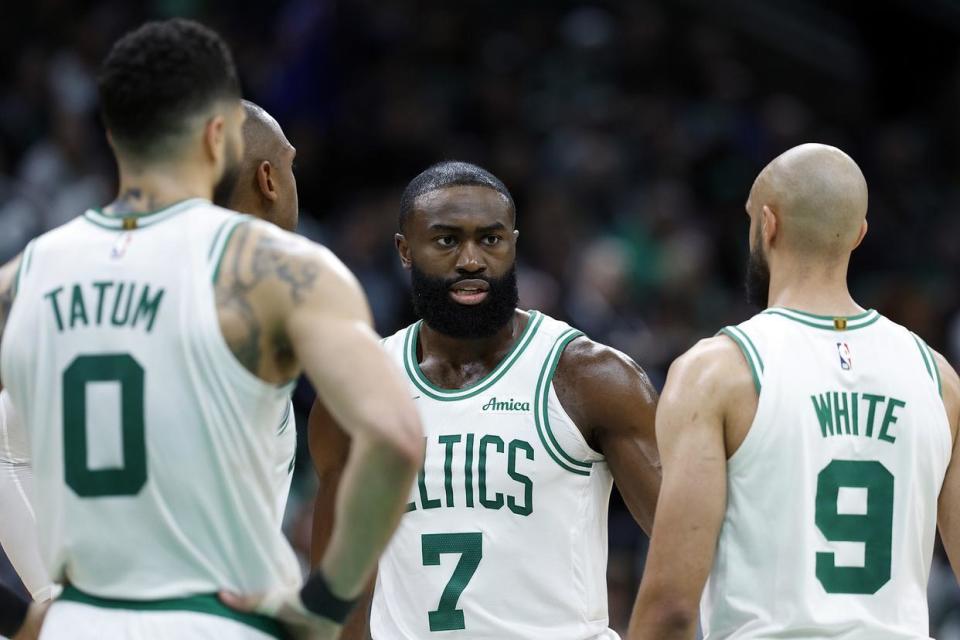 转会期体能课后,波士顿凯尔特人主帅复盘备战欧超杯,信心回归,身体对抗强度拉满的简单介绍 转会期体能课后,波士顿凯尔特人主帅复盘备战欧超杯,信心回归,身体对抗强度拉满的简单介绍